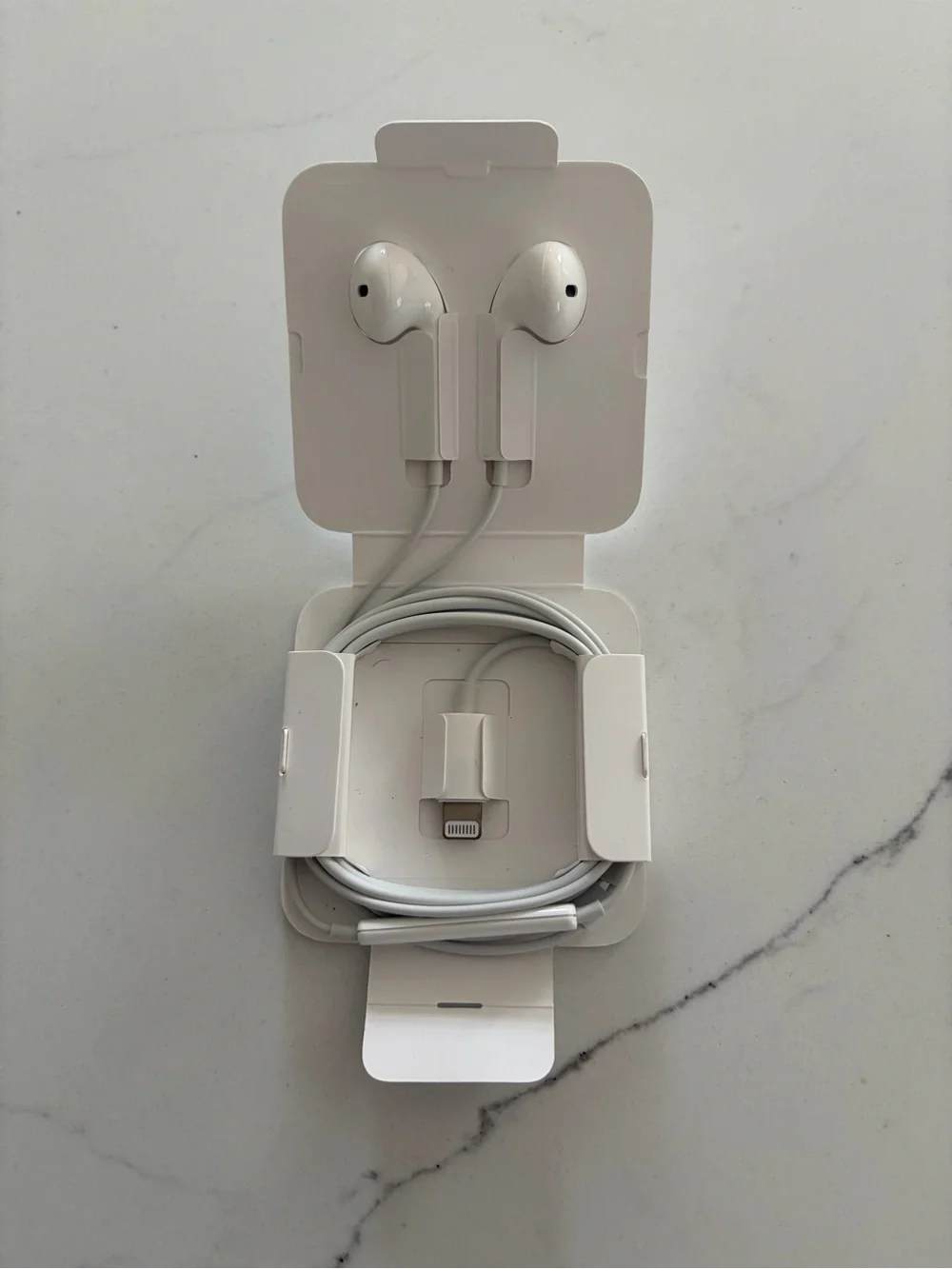 Apple White Wired Earbuds